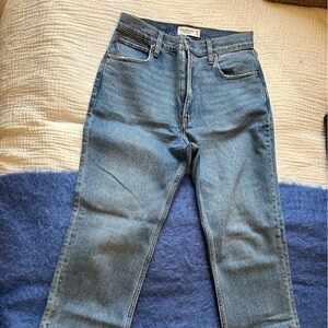 Abercrombie ultra high rise ankle straight jean